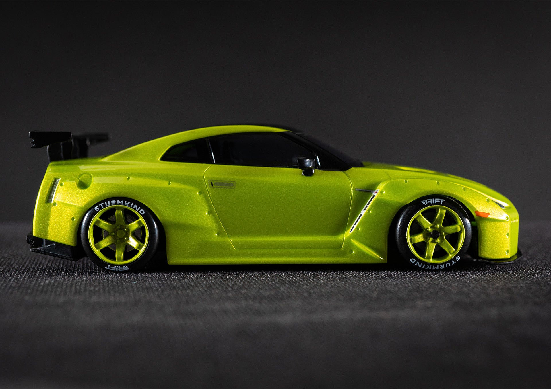 Nissan GT-R (R35) Green - Jahreswagen