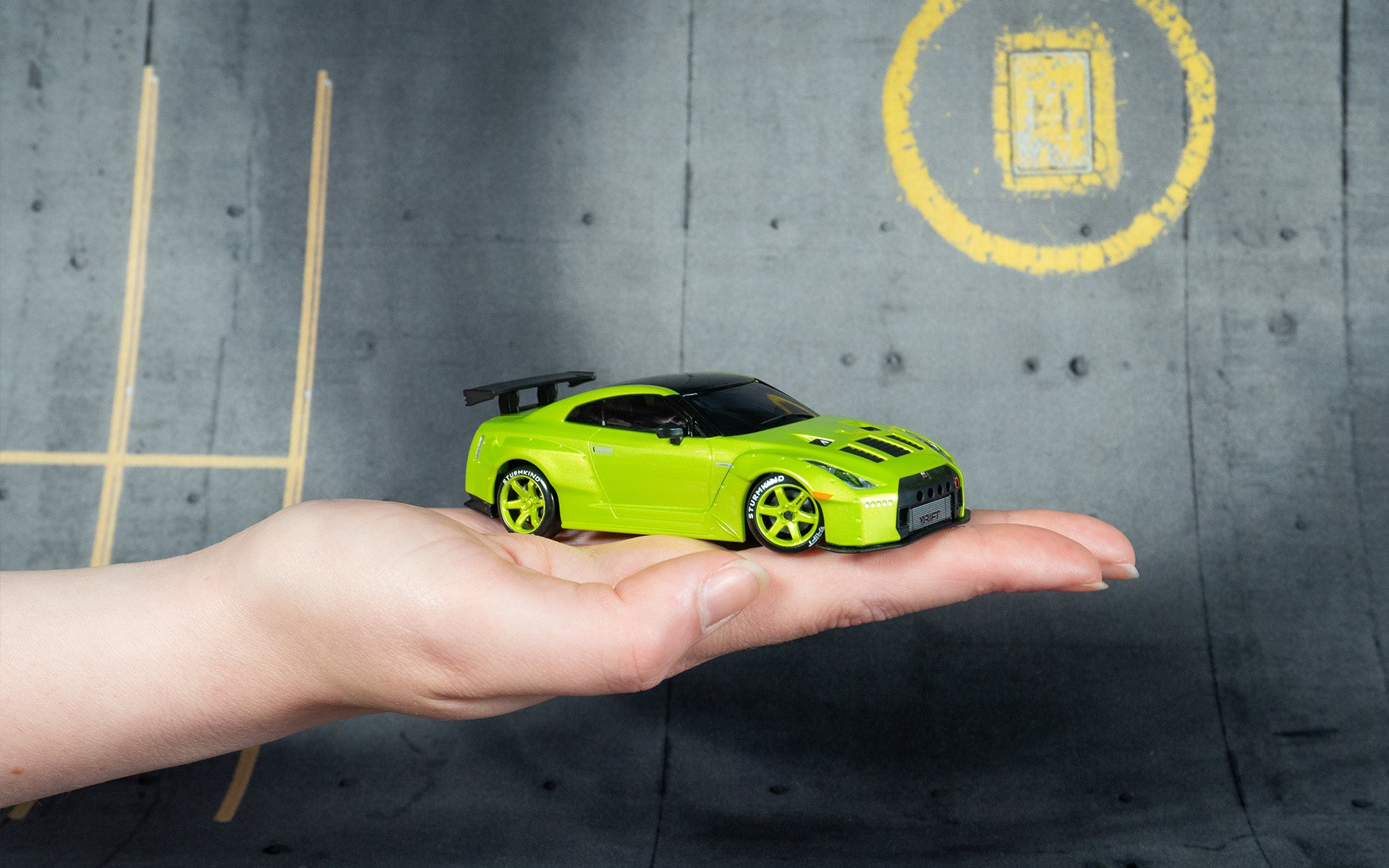 Nissan GT-R (R35) Green